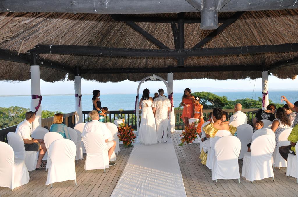 Anchorage Beach Resort Viseisei Exterior photo